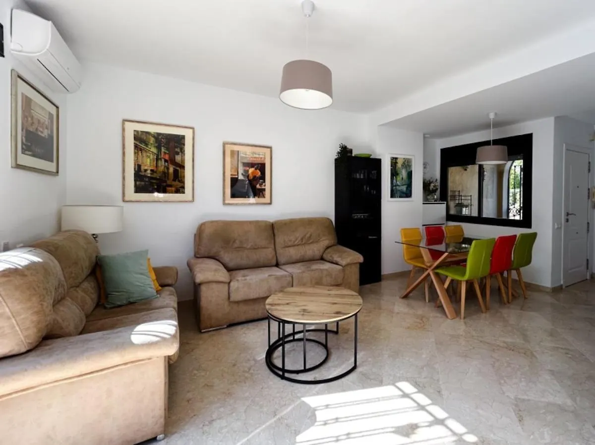 Dom wakacyjny 3 Bedrooms, Basen, La Duquesa Castillo de Sabinillas