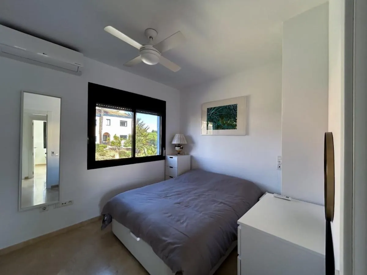 Dom wakacyjny 3 Bedrooms, Basen, La Duquesa Castillo de Sabinillas